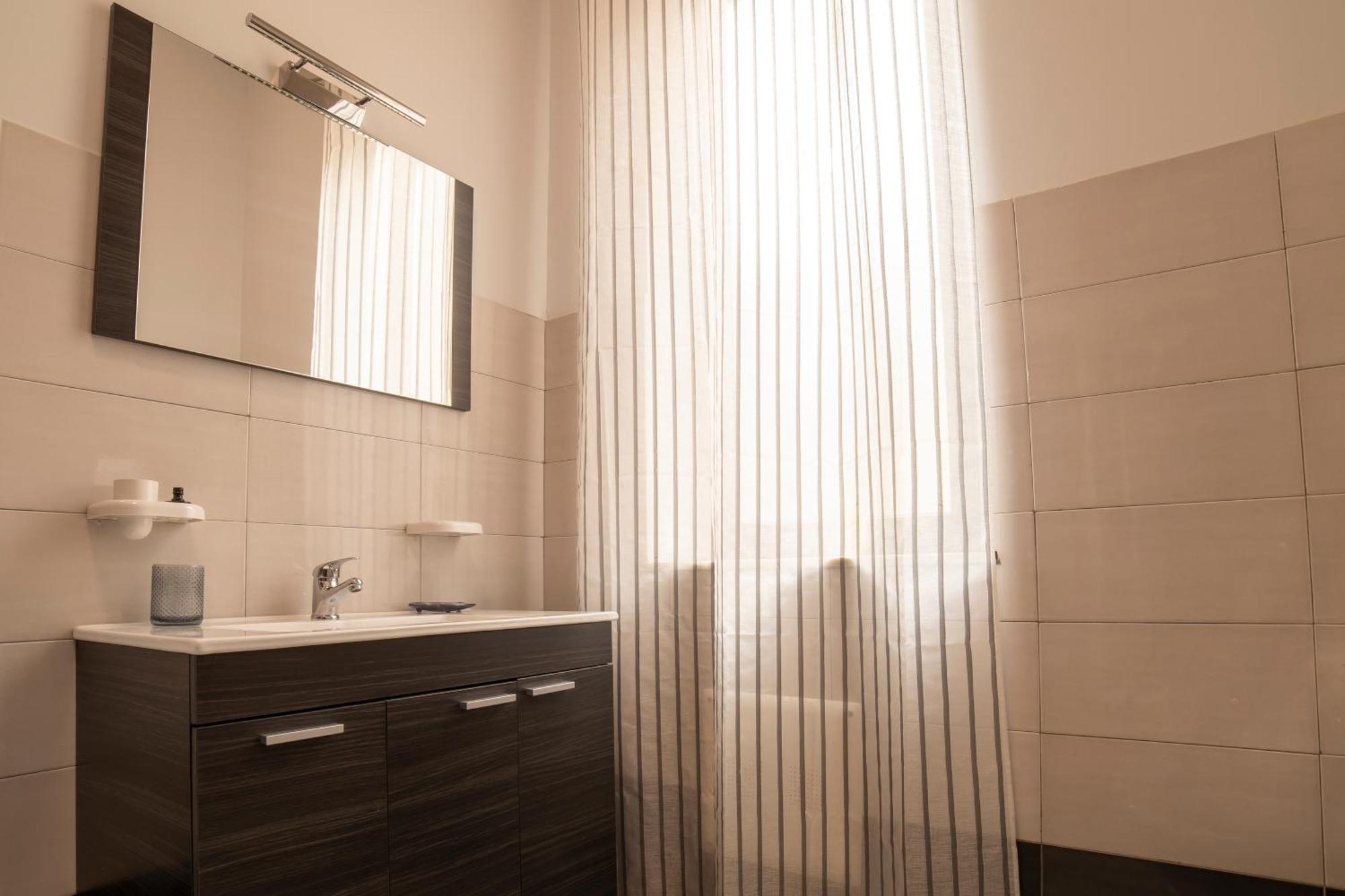 Centro Stazione Aeroporto Wi-fi&self Check-in Apartamento